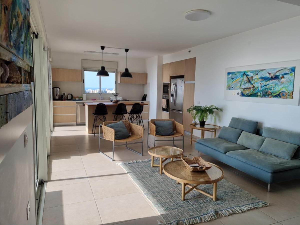 Beachfront Gallery Акра Екстериор снимка