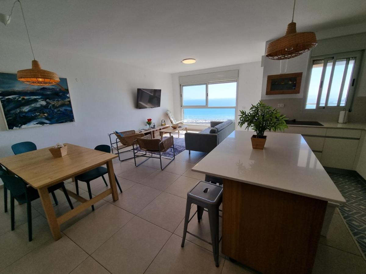 Beachfront Gallery Акра Екстериор снимка