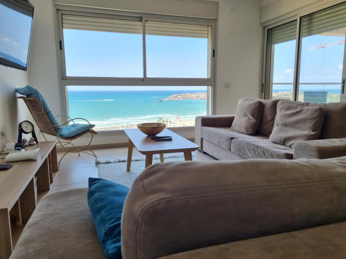 Beachfront Gallery Акра Екстериор снимка
