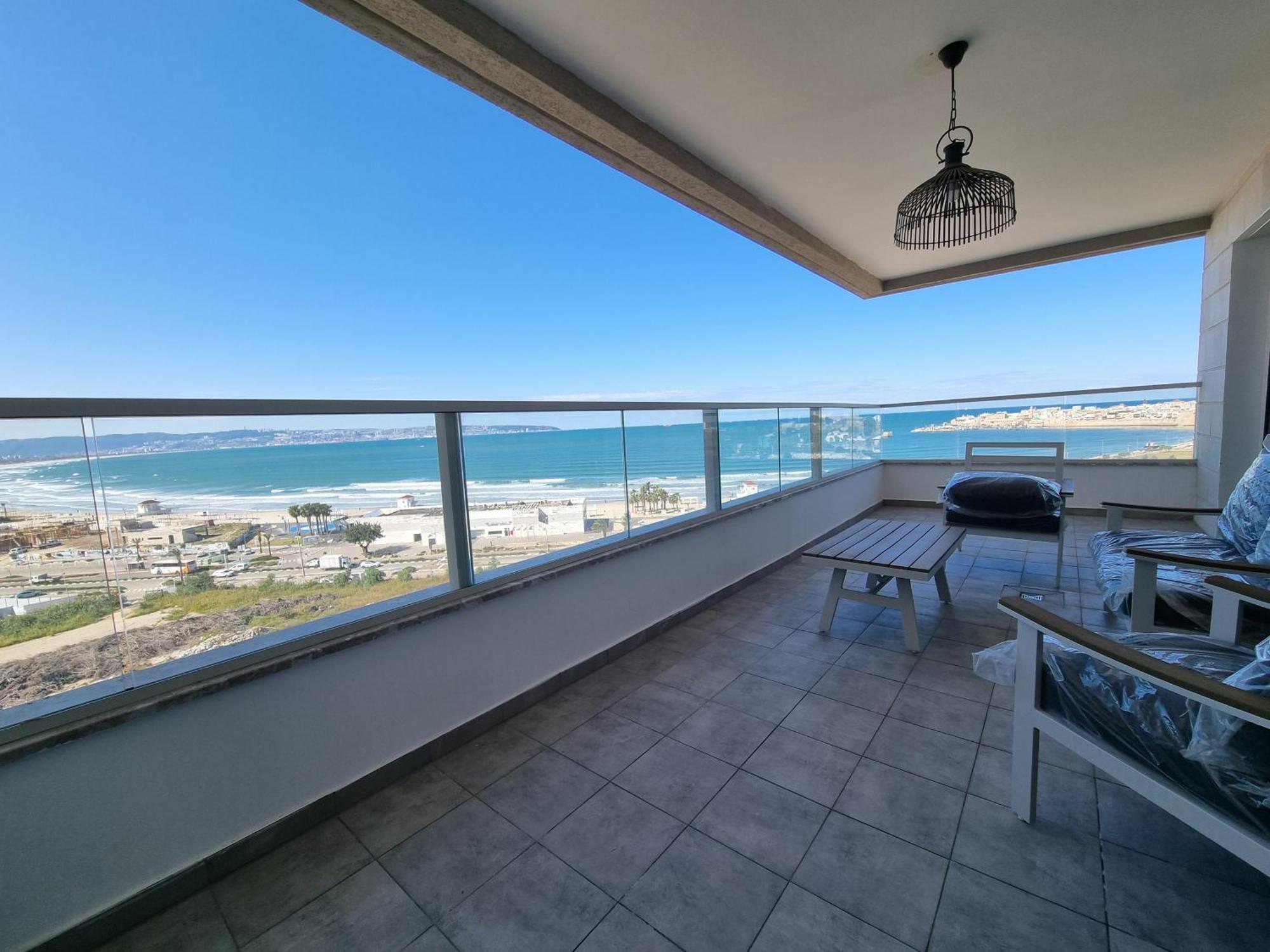 Beachfront Gallery Акра Екстериор снимка