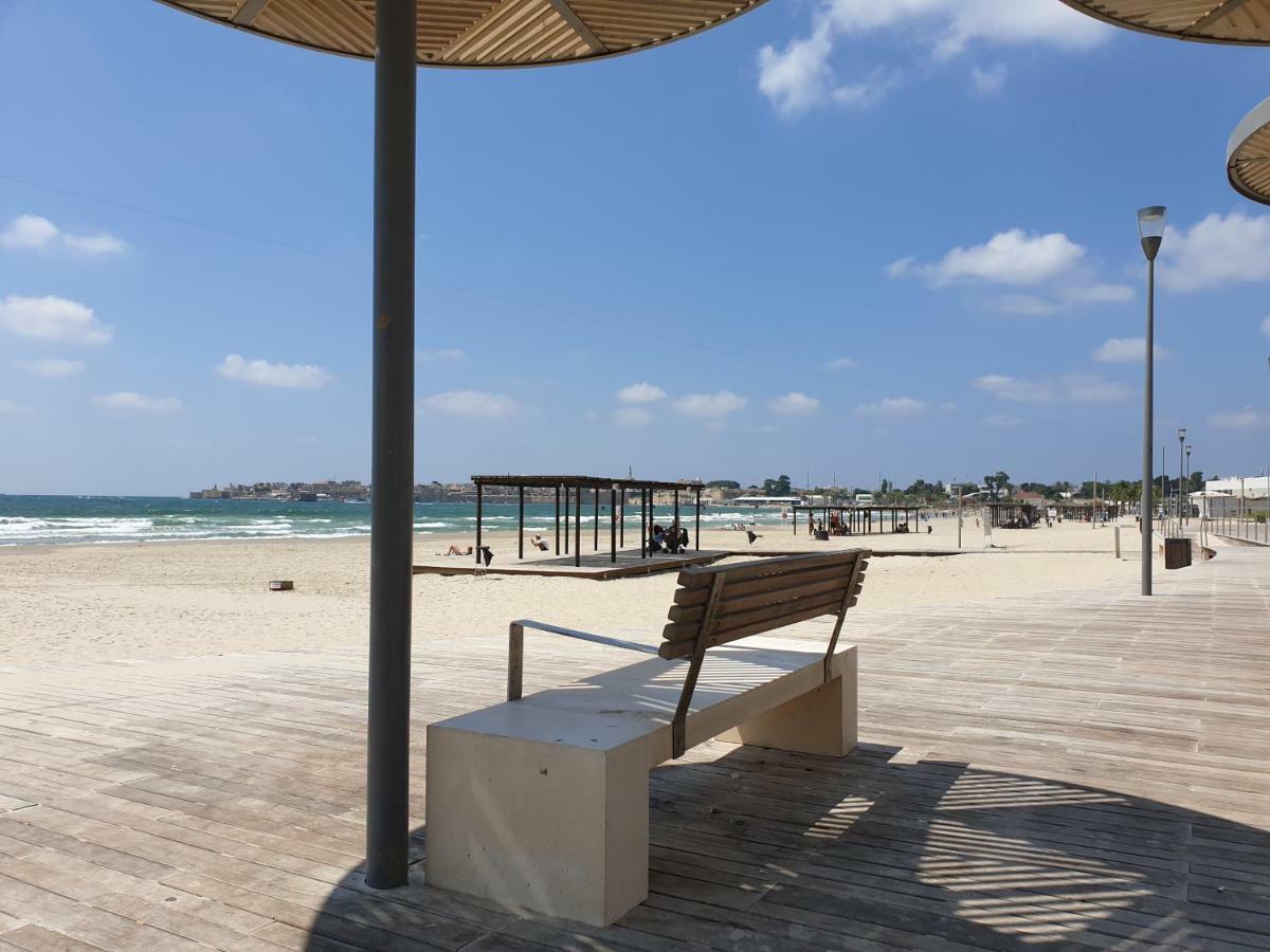 Beachfront Gallery Акра Екстериор снимка